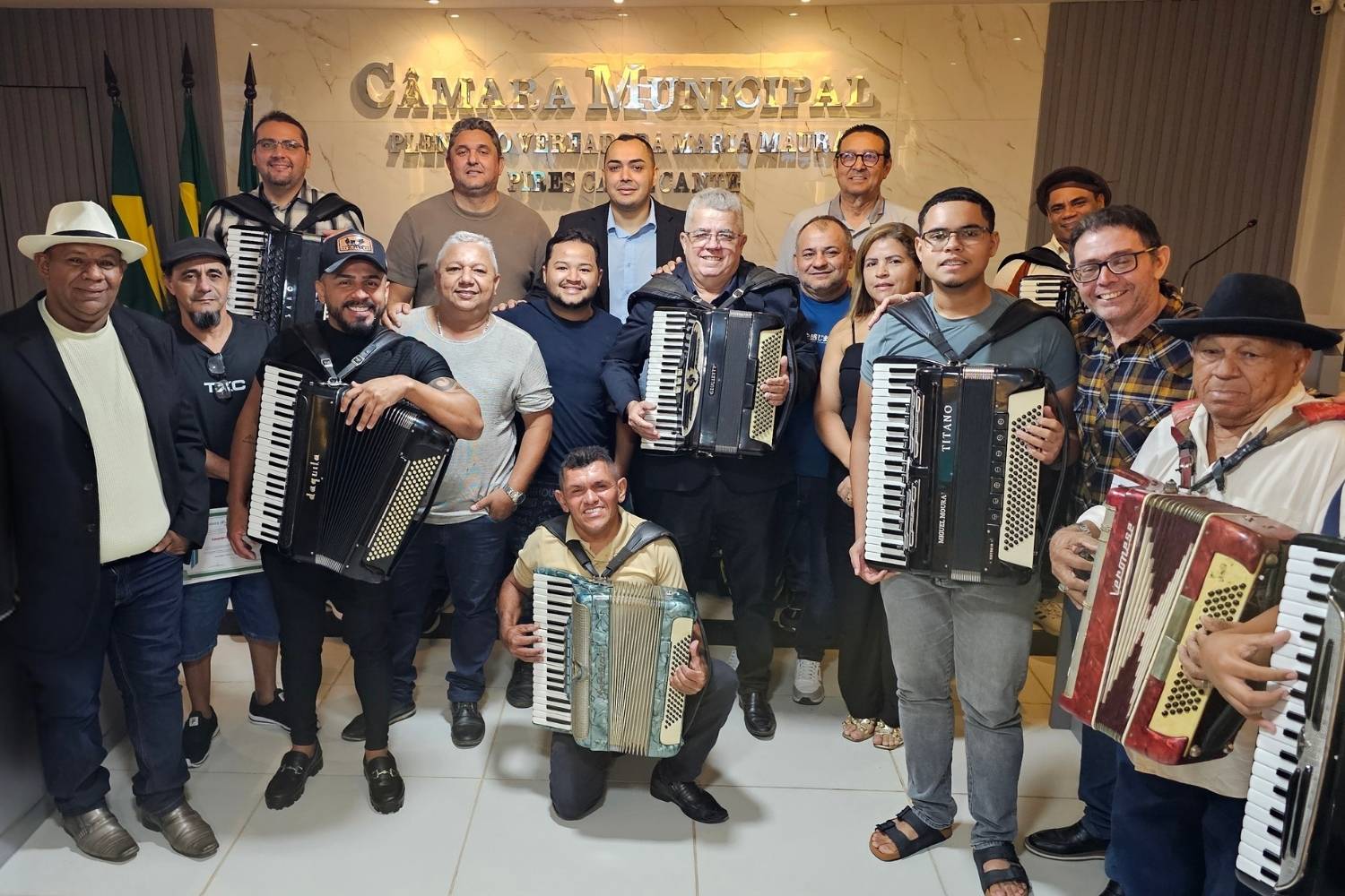 Itaitinga homenageia o sanfoneiro Alan Matias durante Sessão Solene em celebração ao Dia Municipal do Forró